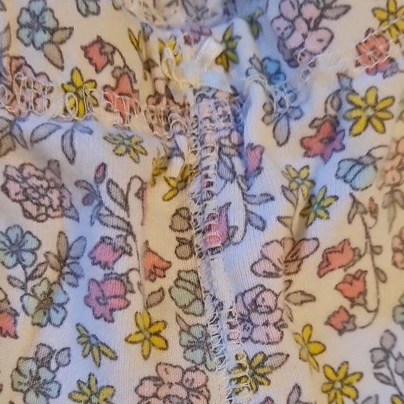 5/$20 Carter's Floral Little Girls Bottoms in Very good used condition, cute 😍 - Picture 4 of 5